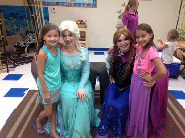 anna_and_elsa_visit_at_phoenix_childrens_academy_private_preschool_union_hills-600x450