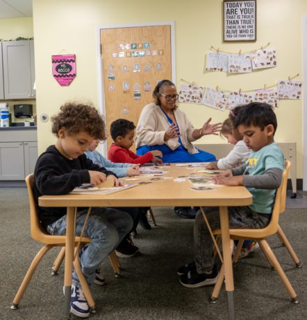 cadence_education_local_photos_campaign_411_n_6th_st_odessa_de_19730_usa_group_of_children_playingreading-02-09-2024-17088131471780.24876286326415342