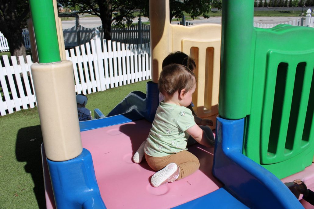 cadence_education_local_photos_campaign_6820_w_121st_st_leawood_ks_66209_usa_group_of_children_playing_2-04-24-2024-17145156387240.7590199432552092