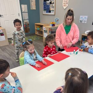 children working on craft with paper at preschool and daycare cadence academy preschool 502 spring hill