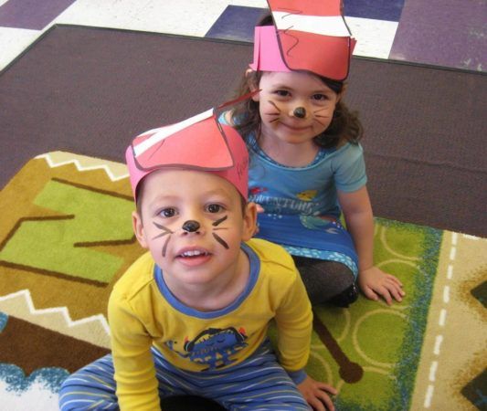 children_wearing_dr_seuss_hats_at_cadence_academy_preschool_roseville_galleria_ca-533x450