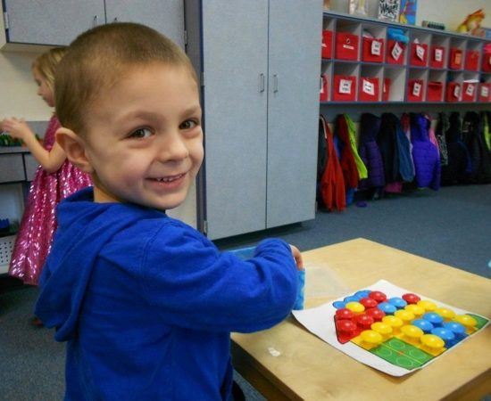 color_matching_activity_cadence_academy_preschool_tumwater_wa-550x450