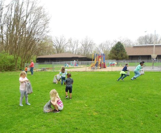 easter_egg_hunt_rogys_learning_place_hilltop_peoria_il-544x450