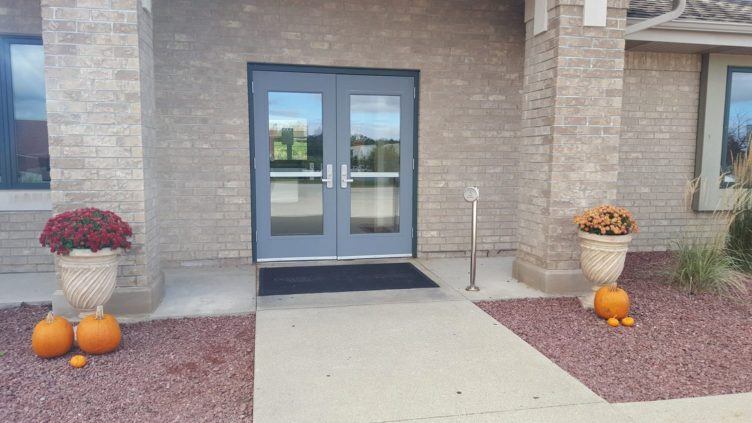entrance_at_learning_edge_childcare_and_preschool_oak_creek_wi-752x423