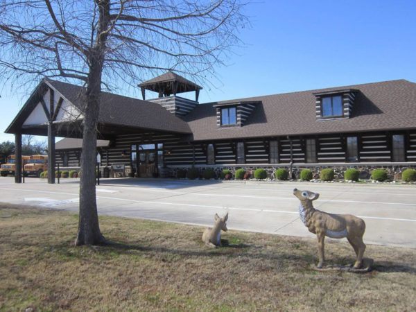 exterior_shot_of_bearfoot_lodge_private_school_sachse_tx-600x450