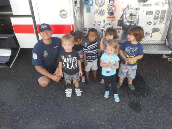 fireman_visit_at_phoenix_childrens_academy_private_preschool_thunderbird-600x450