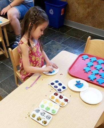 fish_counting_activity_cadence_academy_preschool_childrens_center_klamath_falls_or-365x450