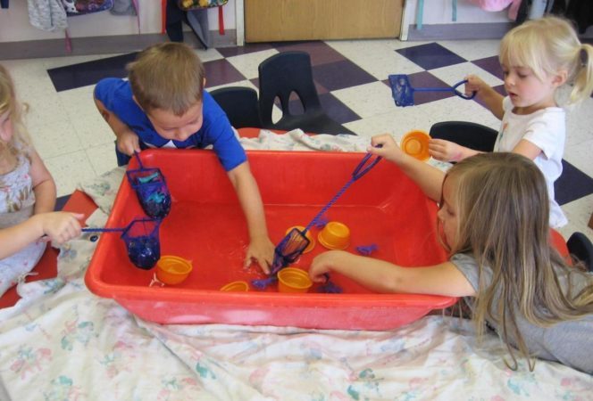 fishing_with_nets_cadence_academy_preschool_roseville_galleria_ca-664x450