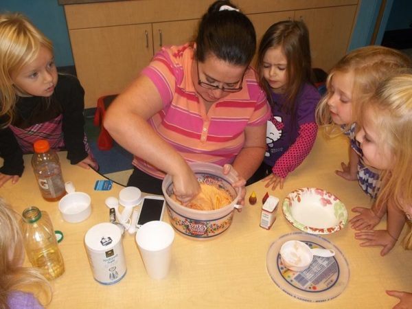 food_activity_at_cadence_academy_preschool_louisville_ky-600x450