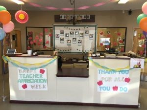 front_desk_cadence_academy_preschool_smoky_hill_aurora_co-600x450