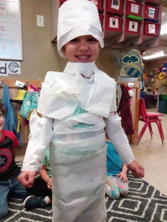 happy_preschool_mummy_cadence_academy_preschool_portland_or-338x450