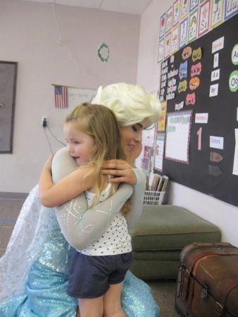 hug_from_elsa_cadence_academy_preschool_roseville_galleria_ca-338x450