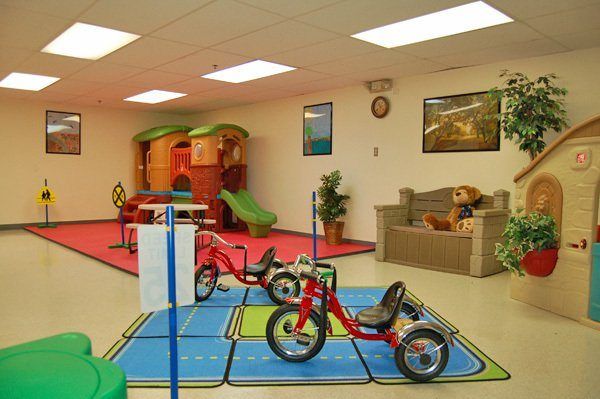 indoor_play_area_2_jonis_child_care_preschool_farmington_ct