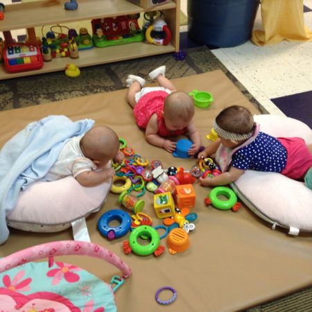 infants_playing_during_tummy_time_at_phoenix_childrens_academy_thunderbird-450x450