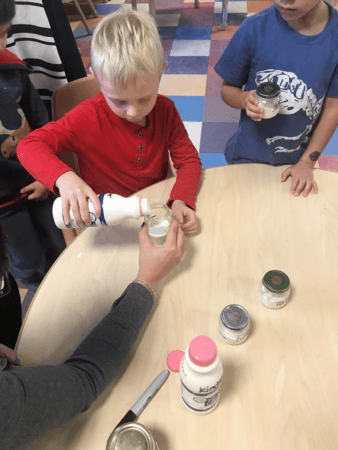 milk_science_experiement_at_pusch-ridge-preschool-kindergarten-338x450