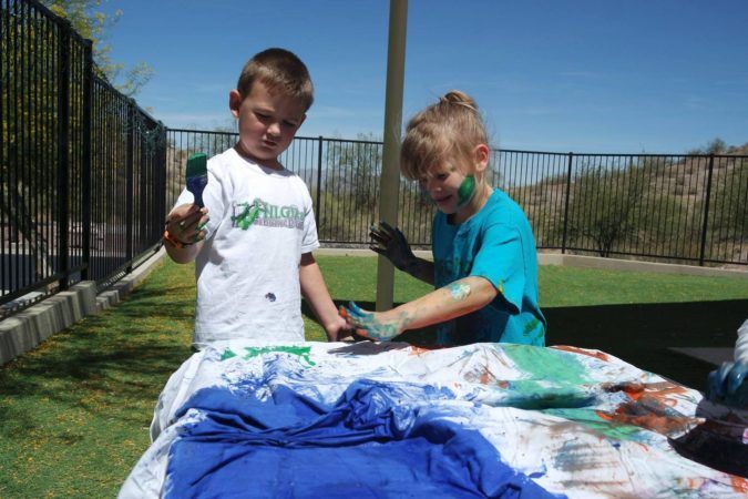 outdoor_art_project_at_phoenix_childrens_academy_private_preschool_estrella_mountain_az-675x450