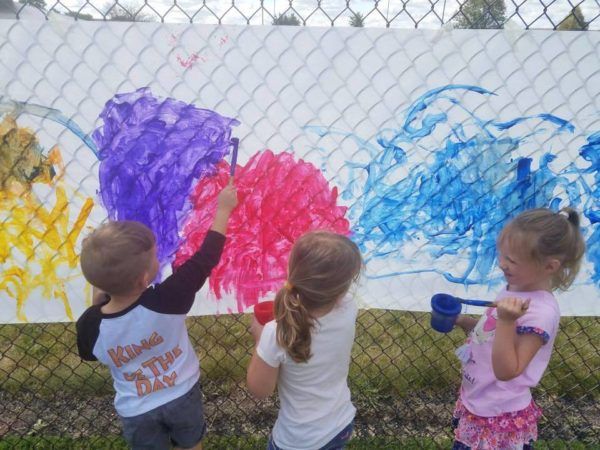 outdoor_painting_activity_rogys_learning_place_morton_il-600x450