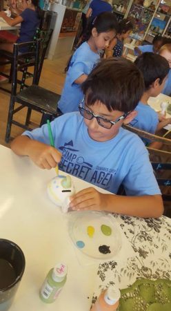 painting_pottery_during_field_trip_winwood_childrens_center_brambleton_ii_va-248x450