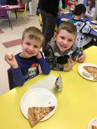 pizza_and_banana_preschool_lunch_at_superman_preschooler_cadence_academy_preschool_rocklin_ca-338x450