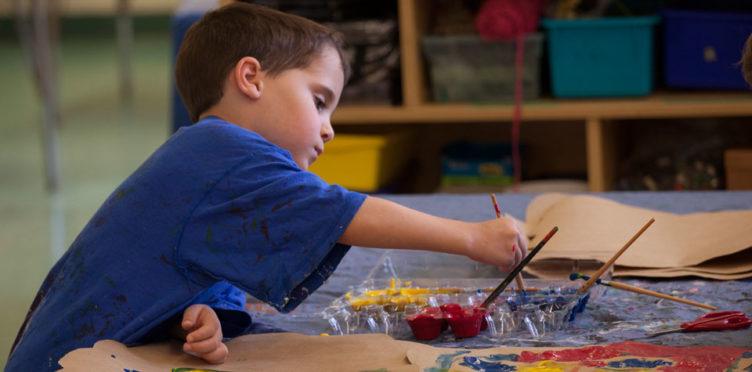 pre_kindergarten_student_painting_cadence_academy_preschool_ridgefield_ct-752x372