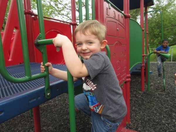 preschool_boys_playing_on_playground_rogys_learning_place_lake_street_peoria_heights_il-600x450