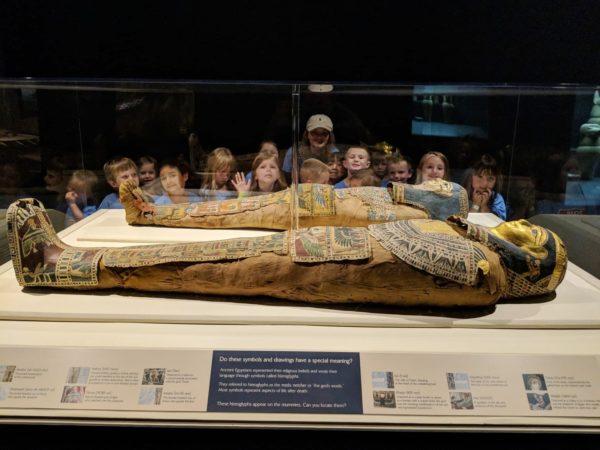 preschool_children_checking_out_egyptian_tomb-600x450