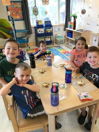 preschool_children_enjoying_healthy_snack_cadence_academy_preschool_tualatin_or-338x450