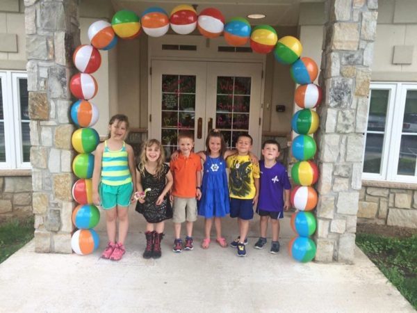 preschool_children_hanging_out_in_entrance_of_winwood_childrens_center_lansdowne_va-600x450