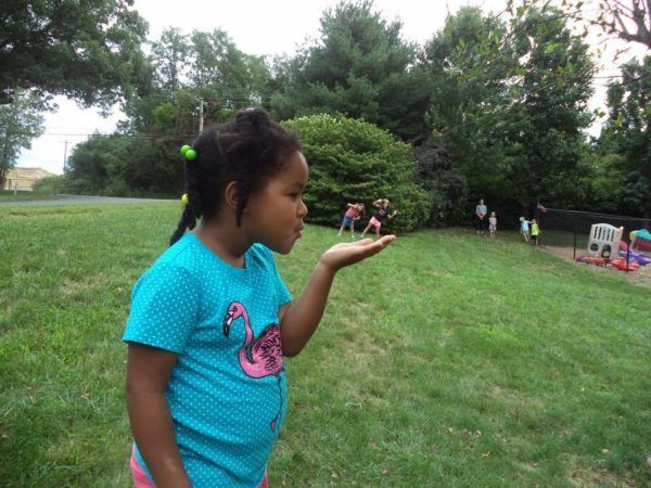 preschool_children_having_fun_outside_of_jonis_child_care_preschool_burlington_ct-600x450