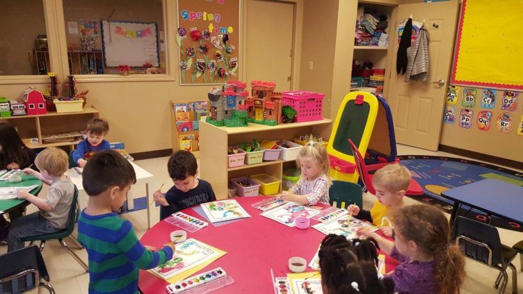 preschool_children_painting_at_cadence_academy_preschool_leon_springs-752x423