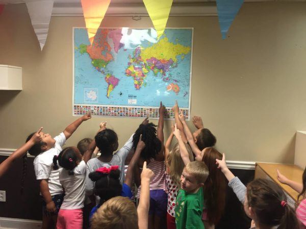 preschool_children_pointing_to_australia_on_the_map_sunbrook_academy_at_bay_springs_villa_rica_ga-600x450