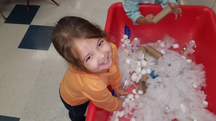 preschool_girl_playing_with_cotton_cadence_academy_chesterfield-752x423