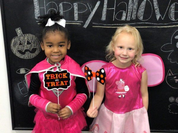 preschool_girls_in_halloween_costumes-rogys_learning_place_big_hollow_peoria_il-600x450