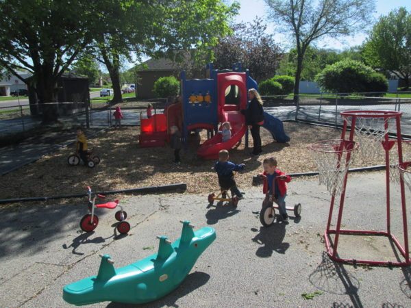 preschool_playground_rogys_learning_place_pekin_il-600x450