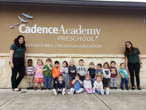 preschool_teachers_and_children_outside_cadence_academy_preschool_leon_springs-600x450