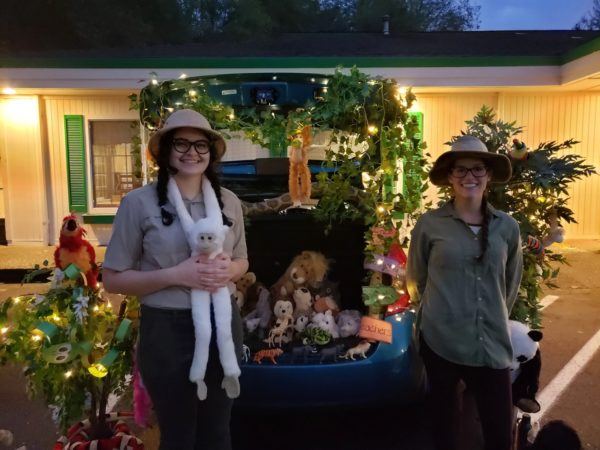 preschool_teachers_at_trunk_or_treat_cadence_academy_preschool_gig_harbor_wa-600x450