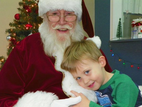 preschooler_and_santa_claus_cadence_academy_preschool_lacey_wa-600x450