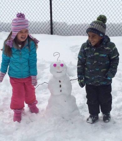 preschoolers_enjoying_making_a_snowman_cadence_academy_preschool_lincoln_ri-390x450