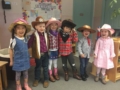 preschoolers_in_cowboy_outfits_smaller_scholars_montessori_academy_grisby_tx-600x450