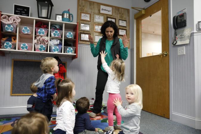 preschoolers_playing_with_teacher_winwood_childrens_center_leesburg_va-675x450