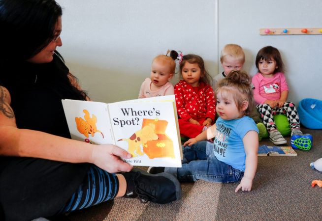 reading_to_toddlers_cadence_academy_burr_ridge_il-654x450