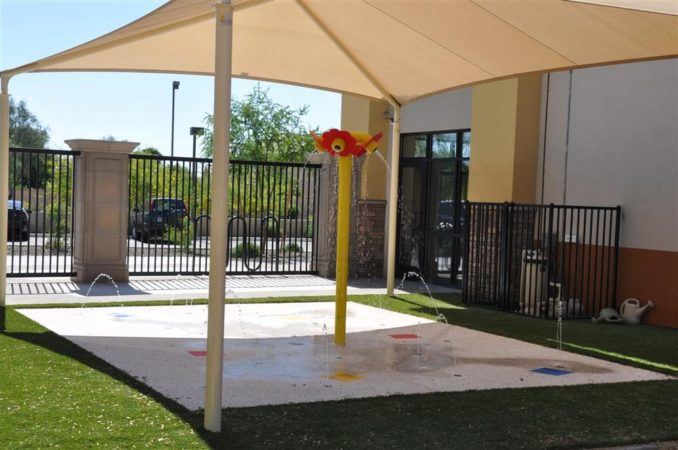 splash_pad_at_phoenix_childrens_academy_private_preschool_happy_valley-678x450