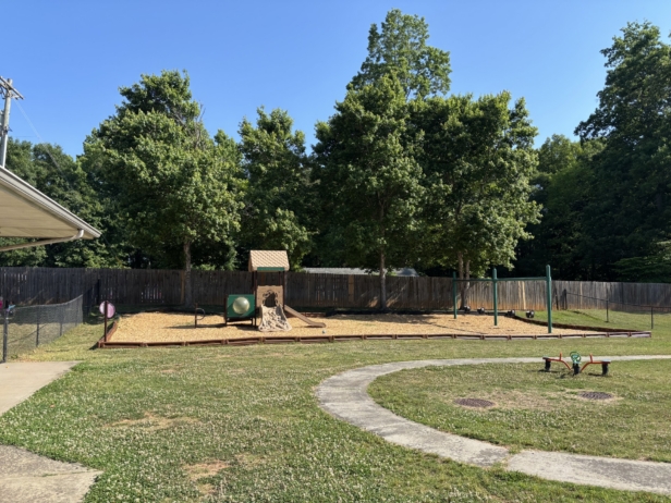 sunbrook-academy-stockbridge-georiga-outsdie-playground