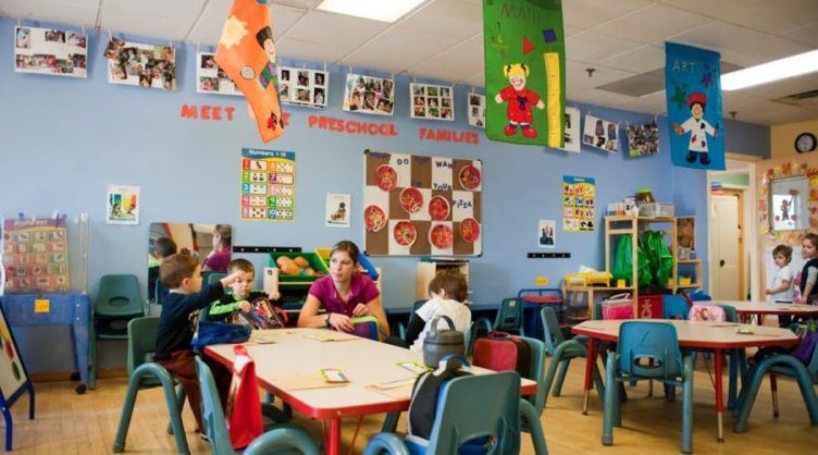 teachers_and_students_in_preschool_classroom_at_cadence_academy_preschool_norwood_ma-752x418