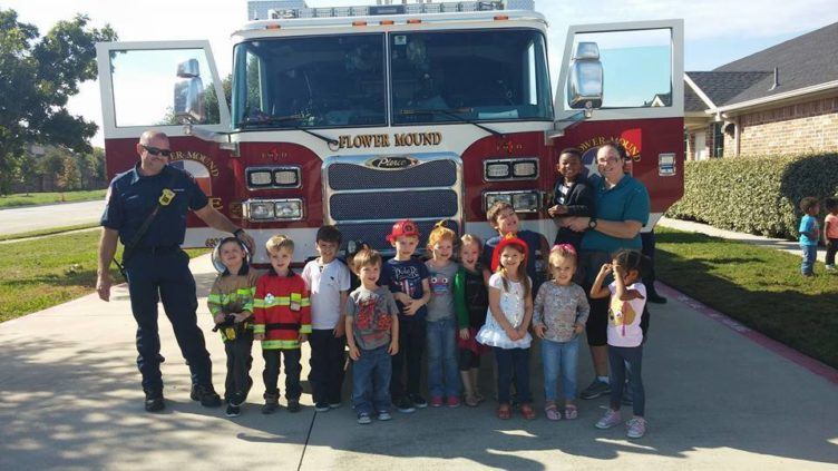 visit_from_flower_mound_fire_department_at_cadence_academy_preschool_flower_mound_tx-752x423