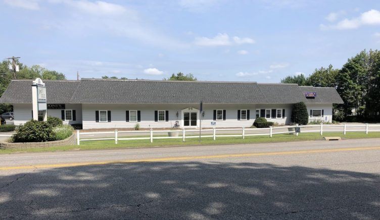 wide_shot_of_jonis_child_care_preschool_burlington_ct-752x436