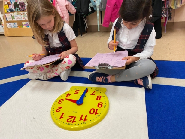 children telling time at preschool and daycare at 339 virginia parkway