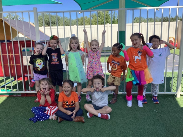 group photo outside at watch me grow riggs
