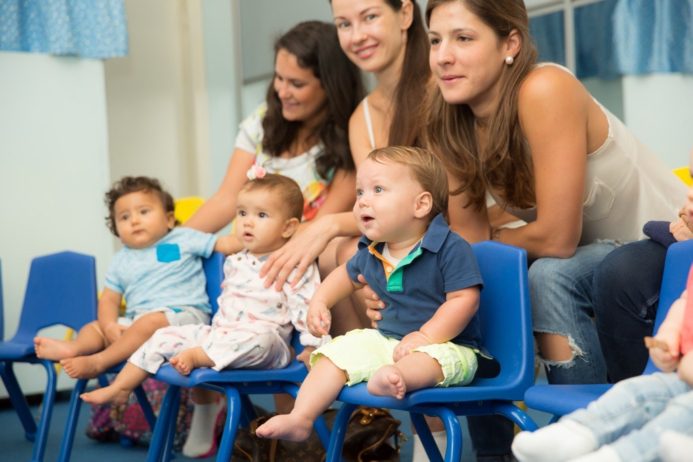 grown-up-and-me-classes-baby-stars-mommy-and-baby (2)